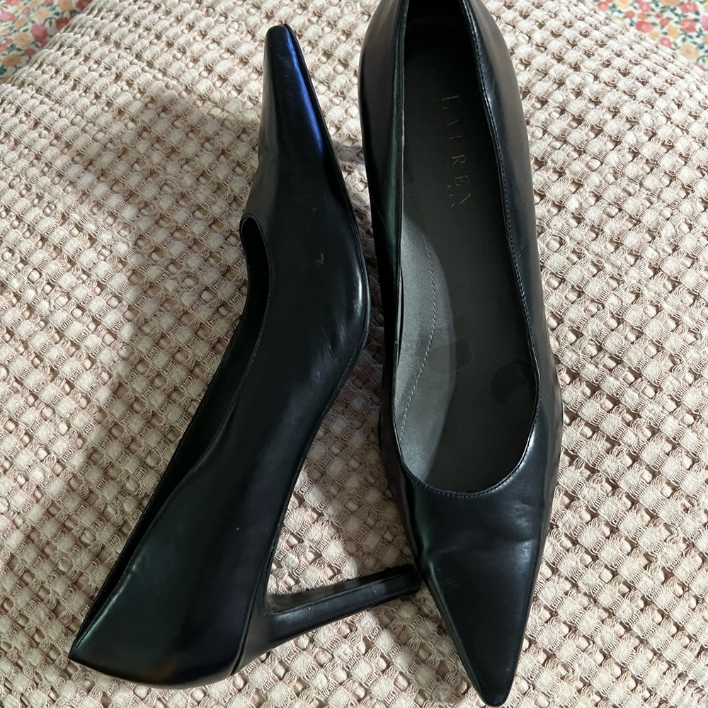 Ralph Lauren Black leather pumps